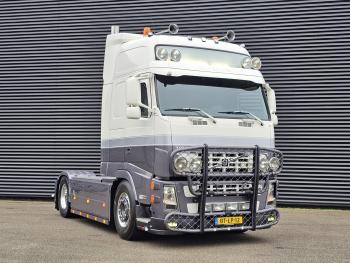 FH400 4X2 / SPECIAL / SHOWTRUCK